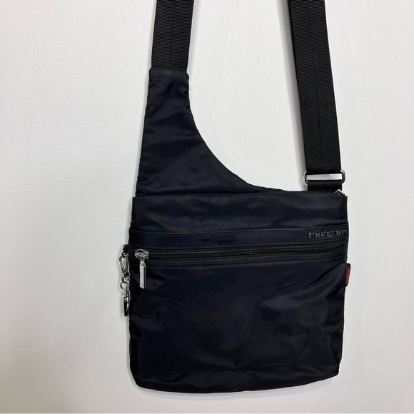 Hedgren Fate Crossover bag black medium size RFID protection - Picture 3 of 10